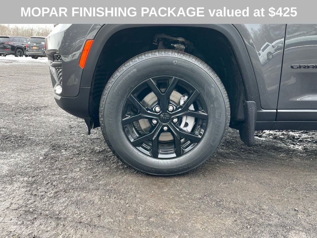 2025 Jeep Grand Cherokee Base