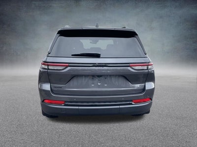 2025 Jeep Grand Cherokee Base