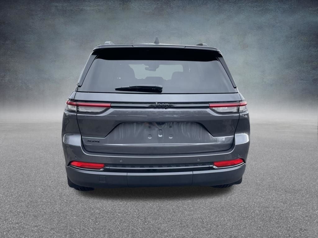 2025 Jeep Grand Cherokee Base