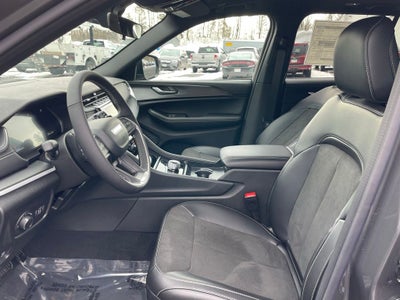 2025 Jeep Grand Cherokee Base