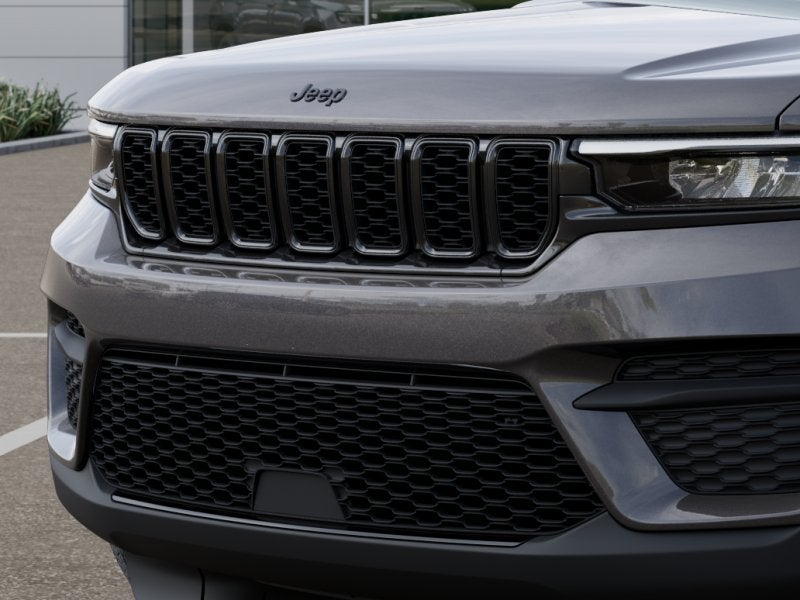 2025 Jeep Grand Cherokee Base