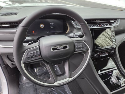 2025 Jeep Grand Cherokee Base