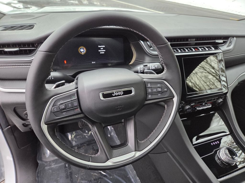 2025 Jeep Grand Cherokee Base