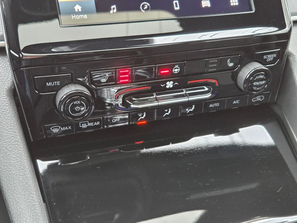 2025 Jeep Grand Cherokee Base