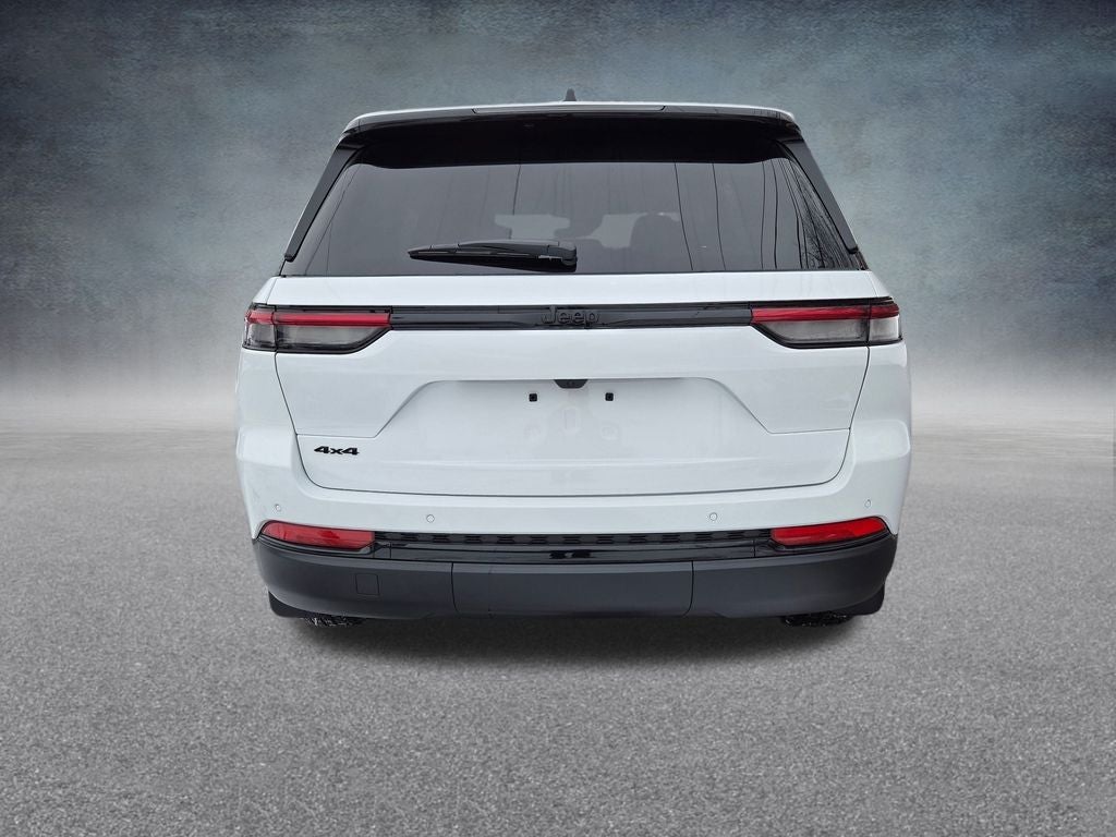 2025 Jeep Grand Cherokee Base