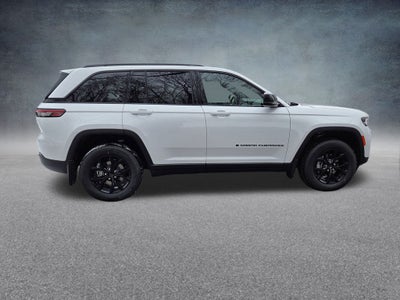 2025 Jeep Grand Cherokee Base