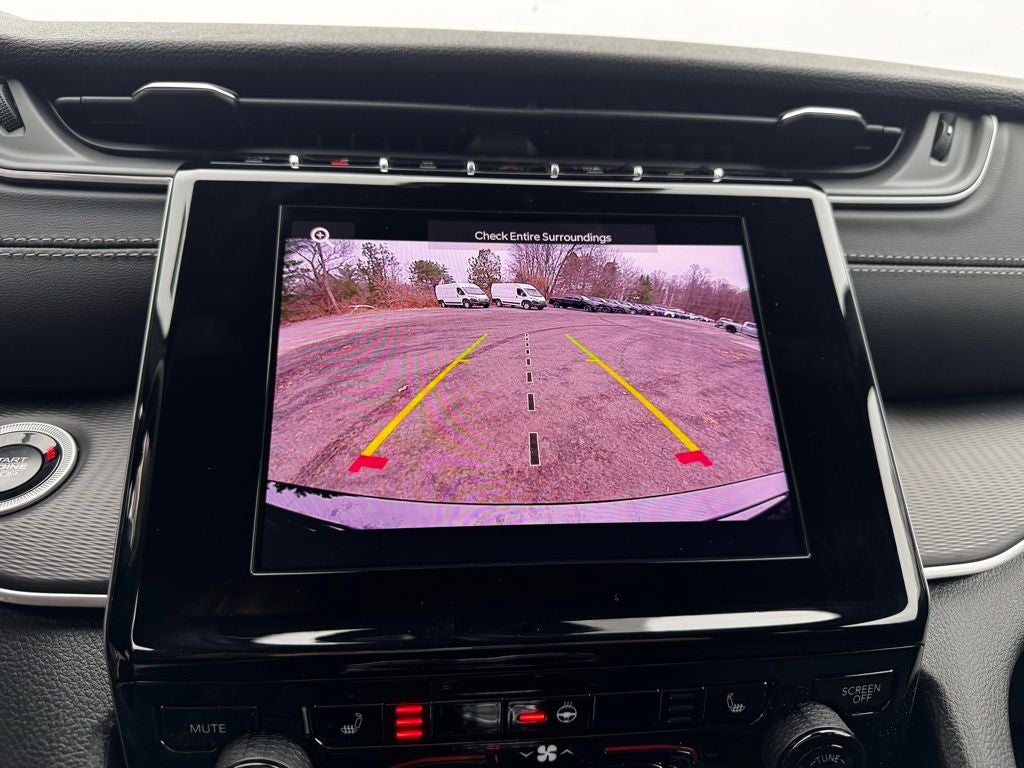 2025 Jeep Grand Cherokee Base