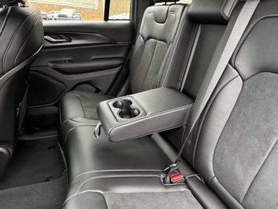 2025 Jeep Grand Cherokee Base