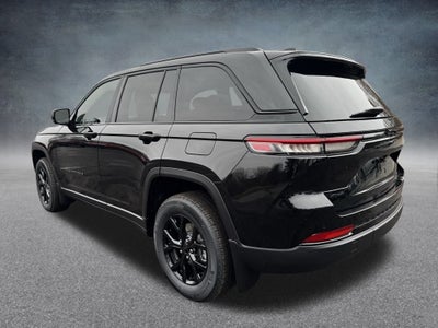 2025 Jeep Grand Cherokee Base