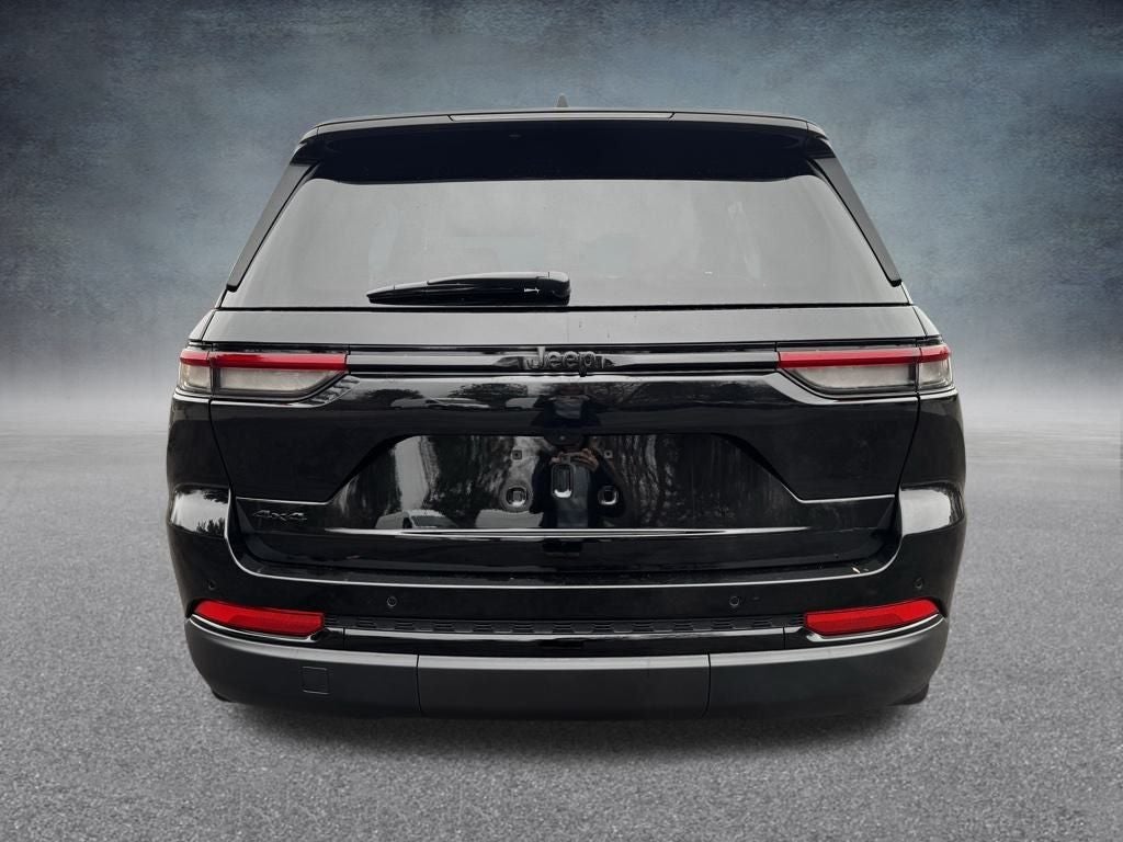 2025 Jeep Grand Cherokee Base