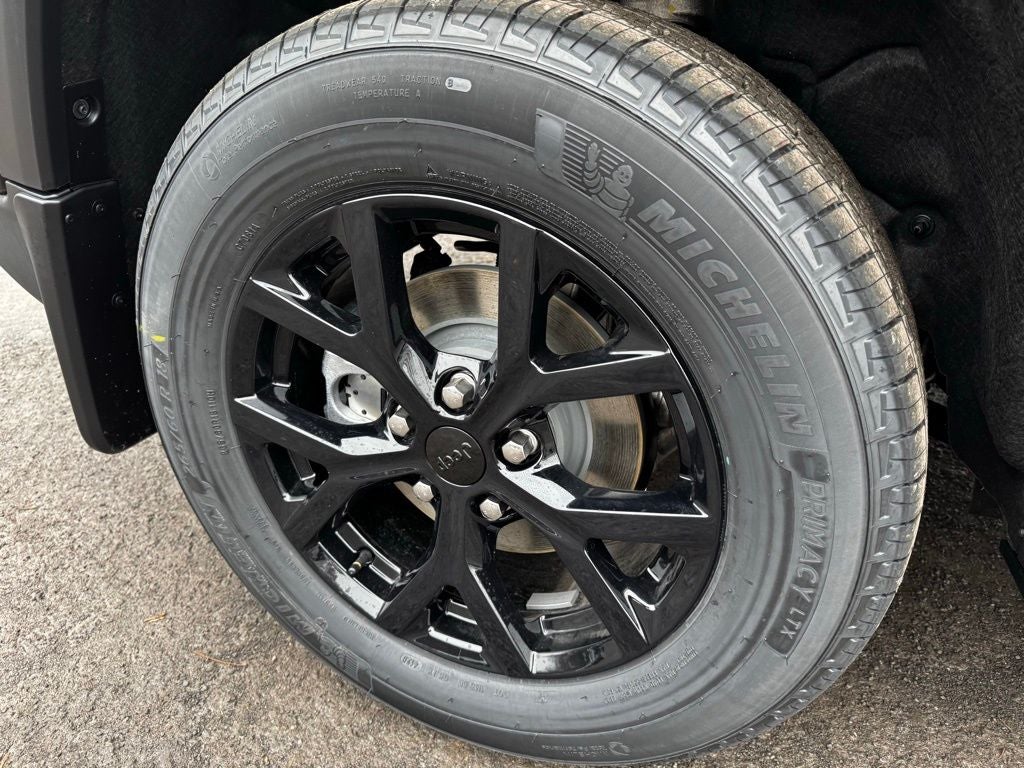 2025 Jeep Grand Cherokee Base