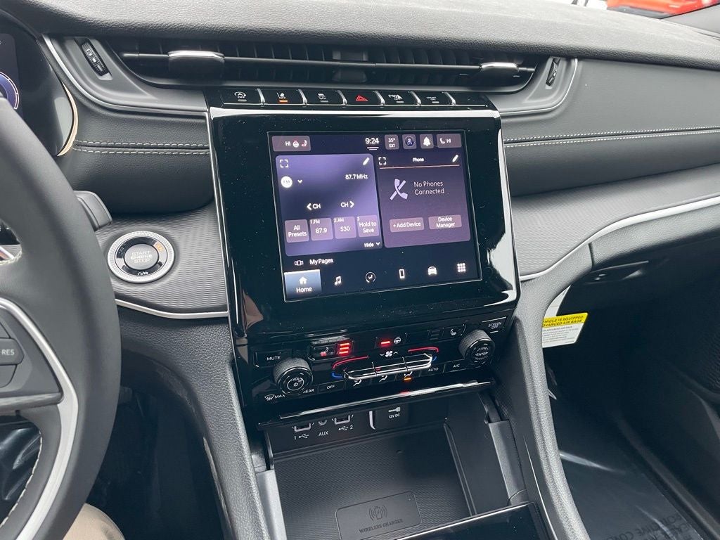 2025 Jeep Grand Cherokee Base