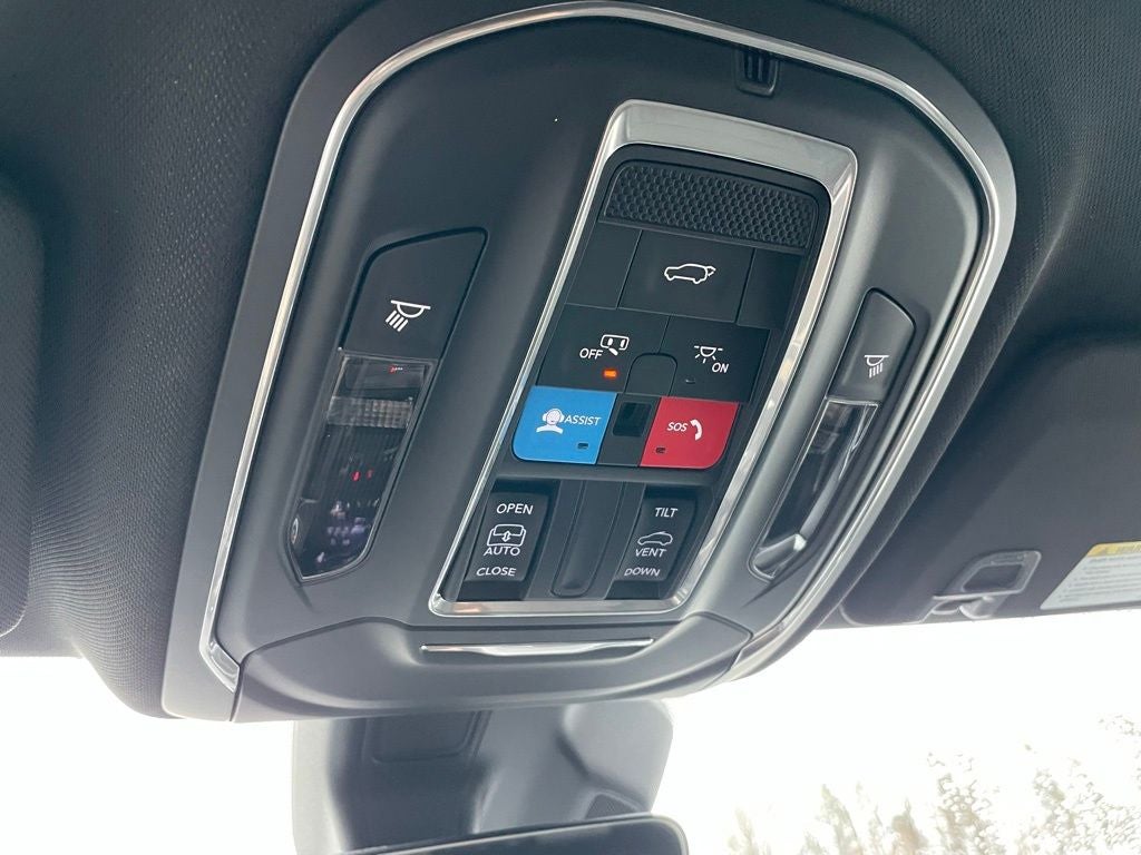 2025 Jeep Grand Cherokee Base