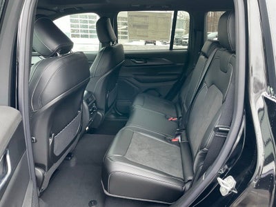 2025 Jeep Grand Cherokee Base