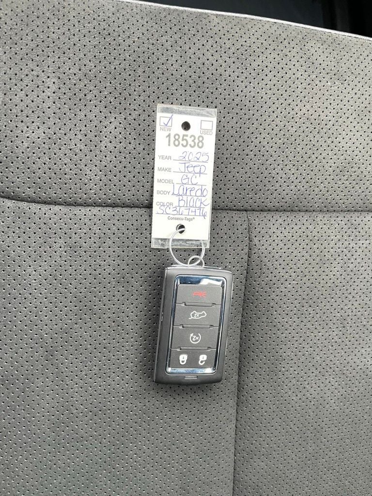 2025 Jeep Grand Cherokee Base