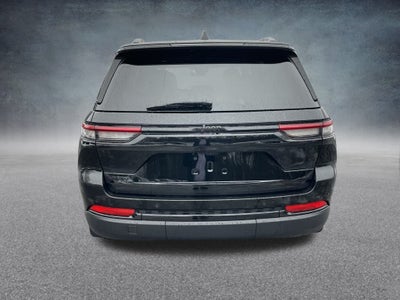 2025 Jeep Grand Cherokee Base