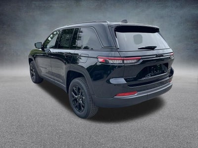 2026 Jeep Grand Cherokee Laredo Altitude