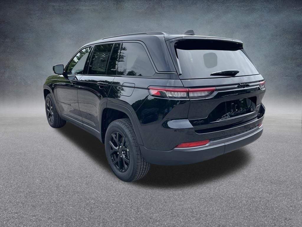 2026 Jeep Grand Cherokee Laredo Altitude