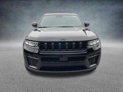 2027 Jeep Grand Cherokee Laredo Altitude