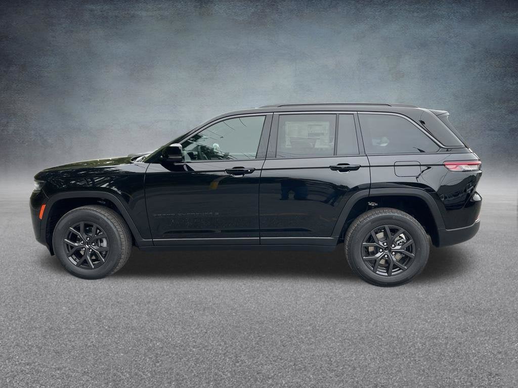 2027 Jeep Grand Cherokee Laredo Altitude