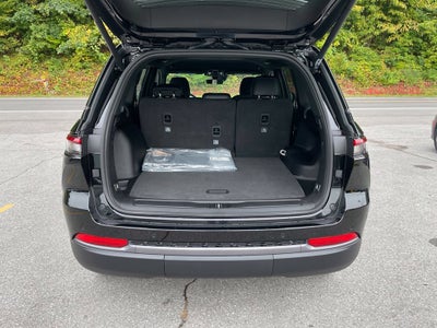 2027 Jeep Grand Cherokee Laredo Altitude