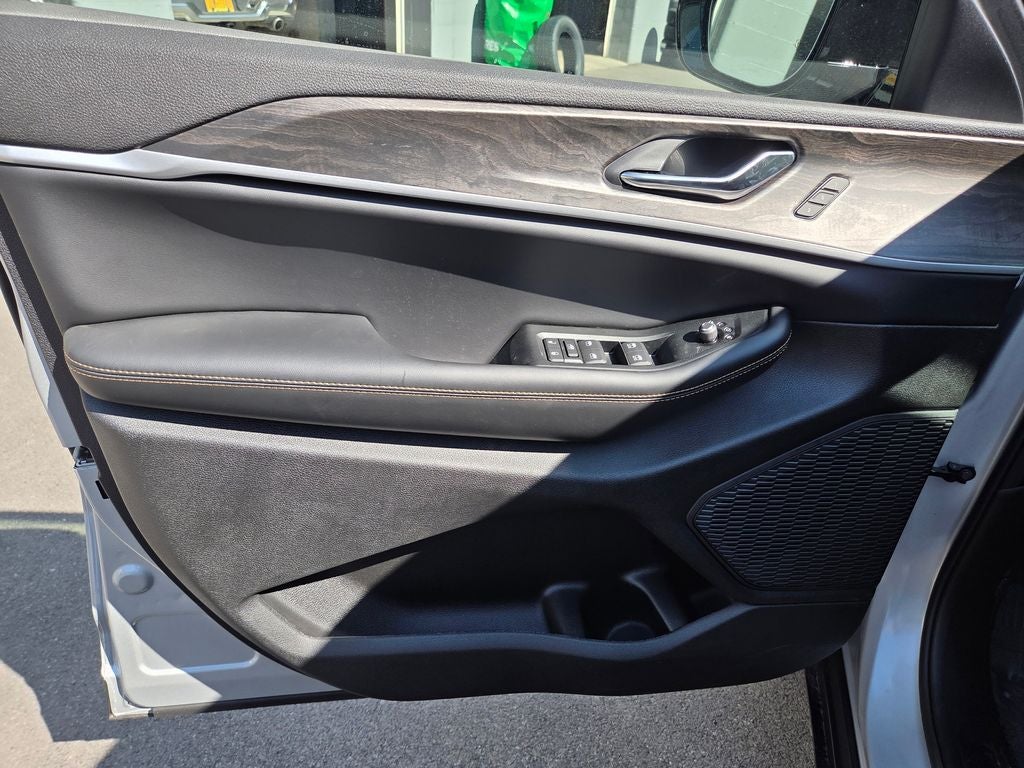 2026 Jeep Grand Cherokee Base