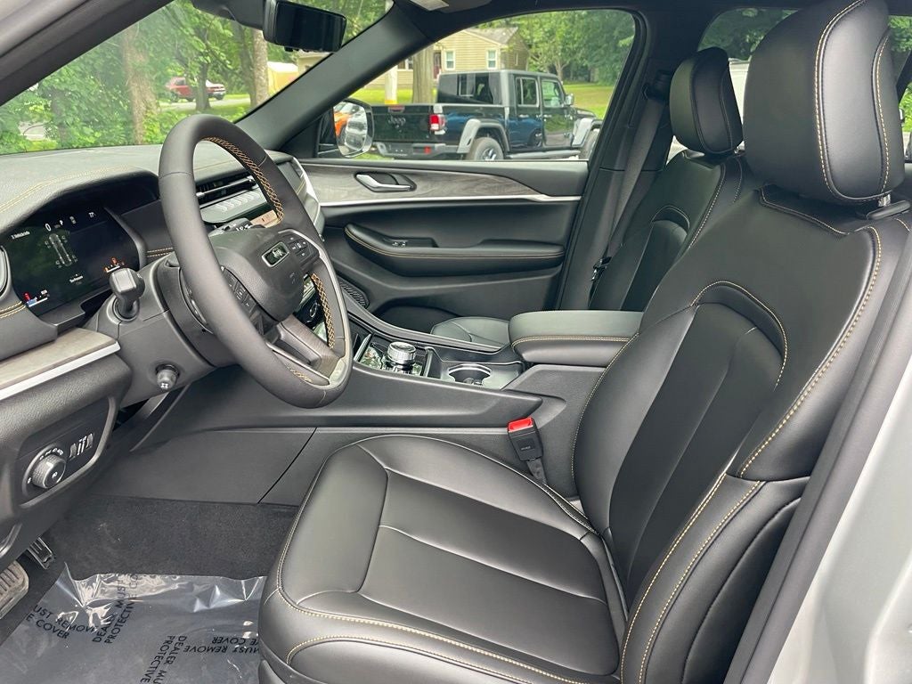 2026 Jeep Grand Cherokee Base