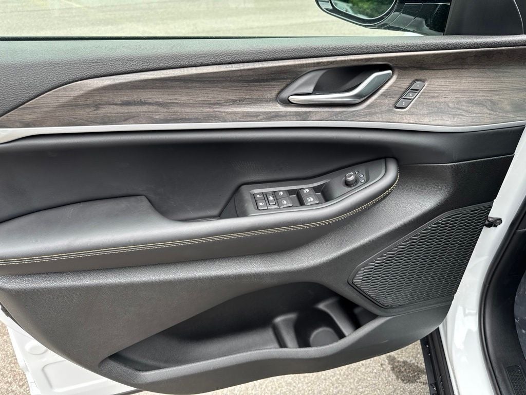 2026 Jeep Grand Cherokee Base