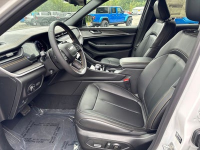 2026 Jeep Grand Cherokee Base