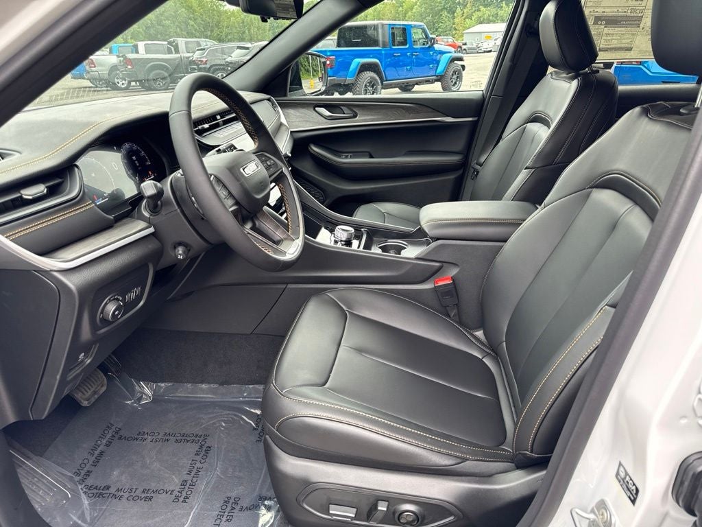 2026 Jeep Grand Cherokee Base
