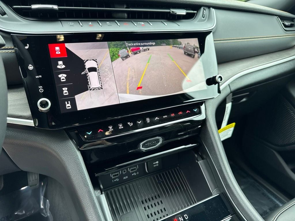 2026 Jeep Grand Cherokee Base