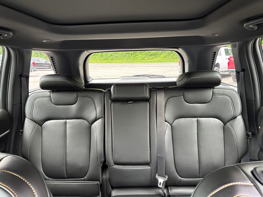 2026 Jeep Grand Cherokee Base