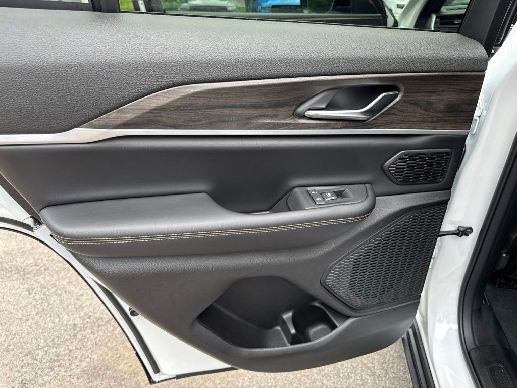 2026 Jeep Grand Cherokee Base