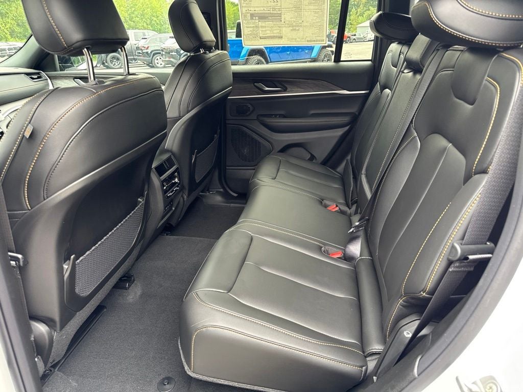 2026 Jeep Grand Cherokee Base