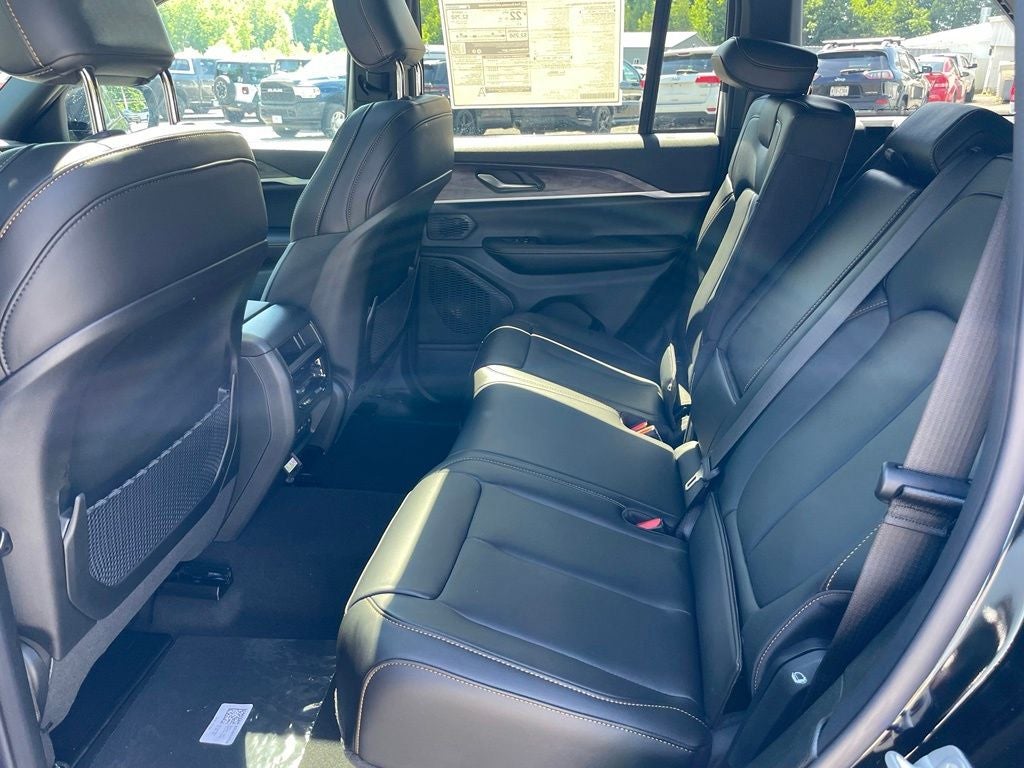 2026 Jeep Grand Cherokee Base