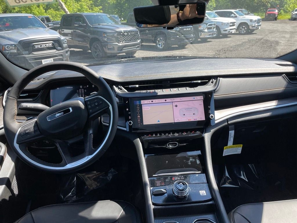 2026 Jeep Grand Cherokee Base