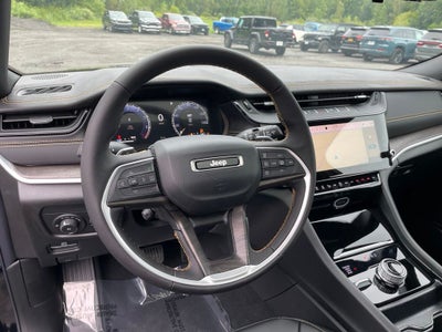 2026 Jeep Grand Cherokee Base