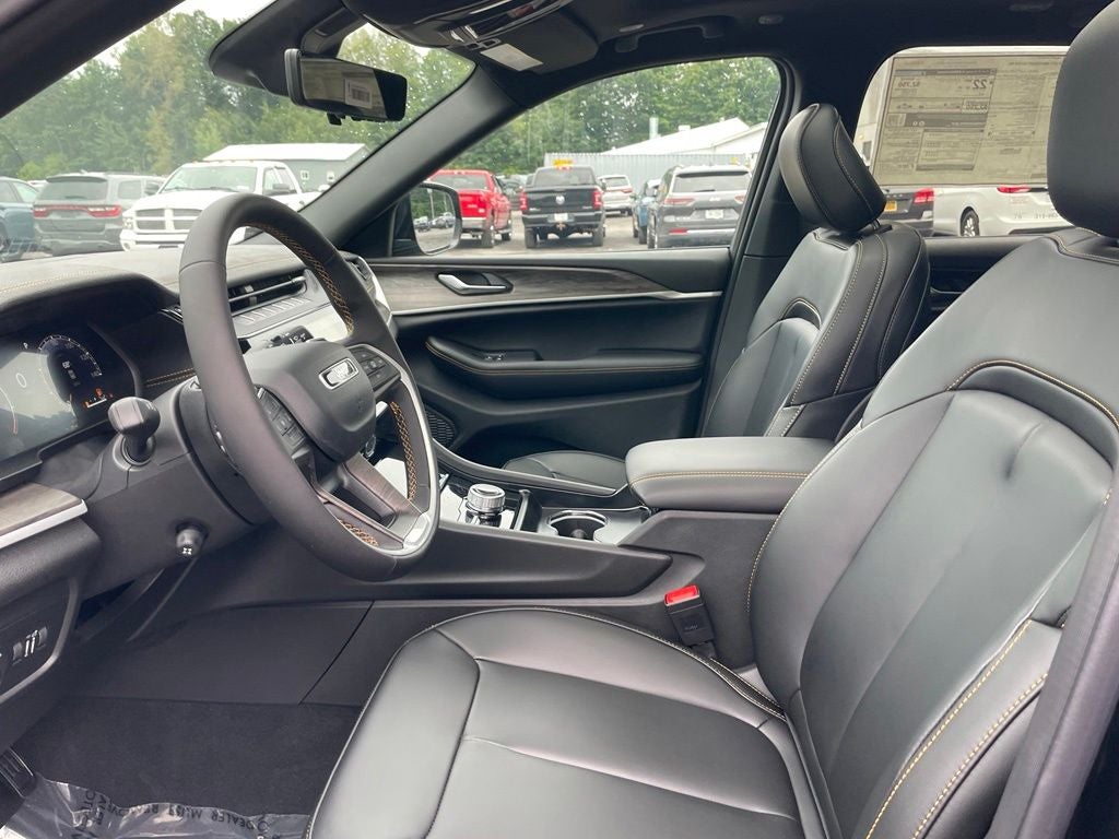 2026 Jeep Grand Cherokee Base