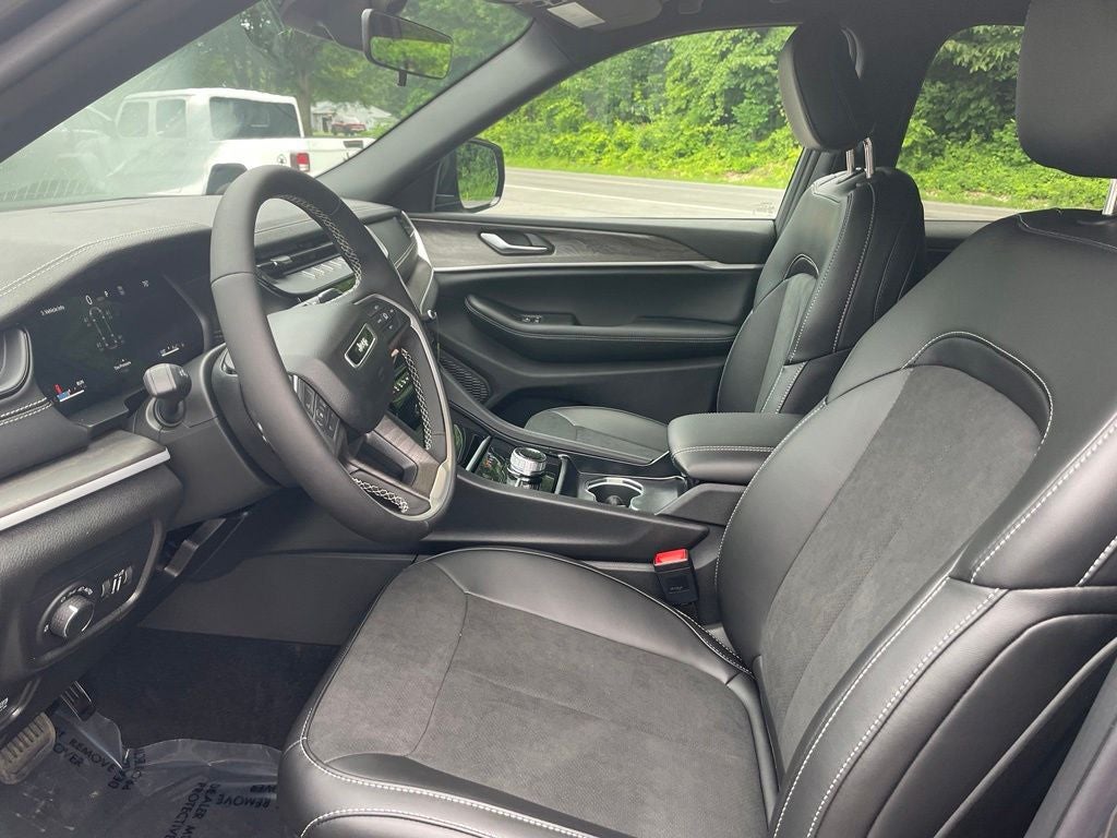 2026 Jeep Grand Cherokee L Laredo Altitude