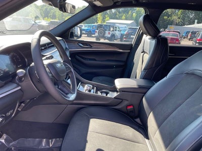 2026 Jeep Grand Cherokee L Laredo Altitude