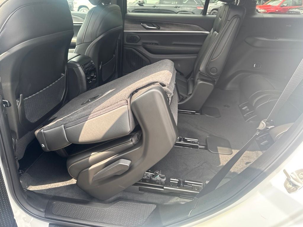 2026 Jeep Grand Cherokee L Base