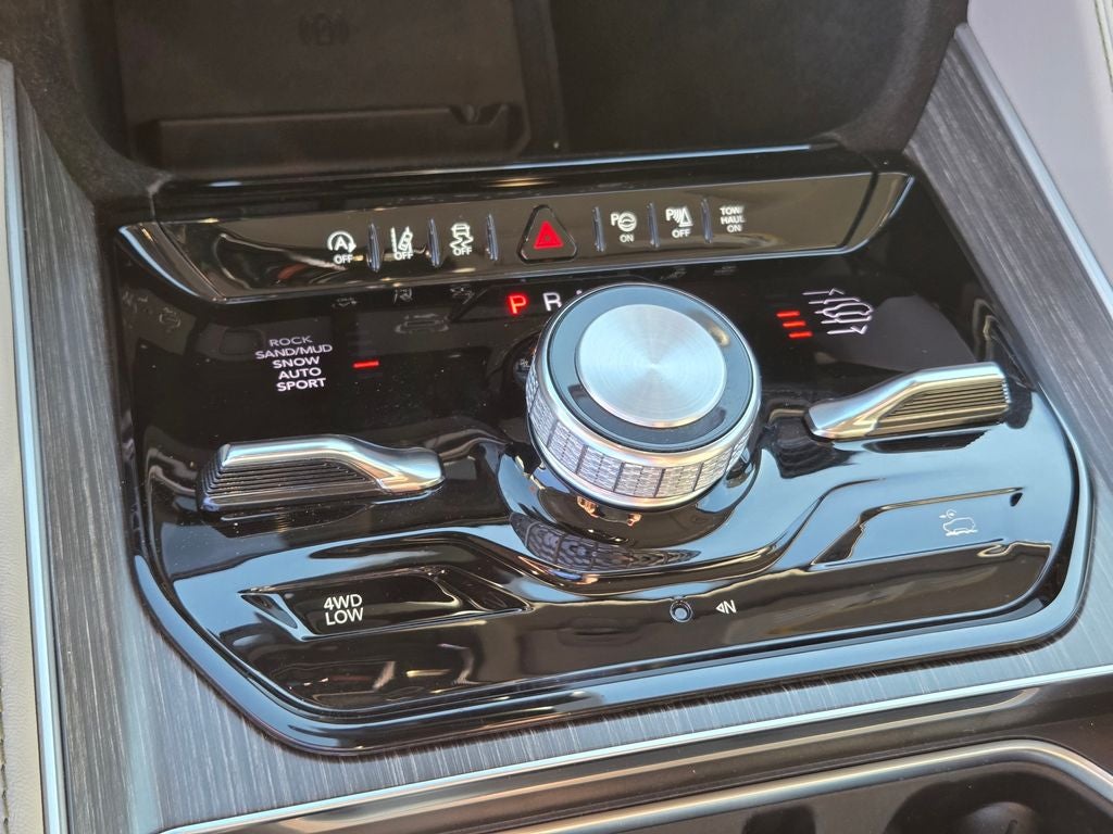 2024 Jeep Wagoneer L Series III