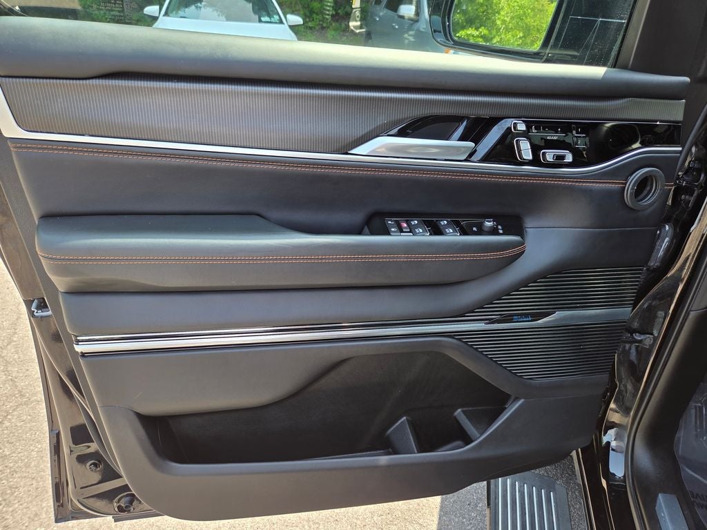 2025 Jeep Grand Wagoneer L Series III