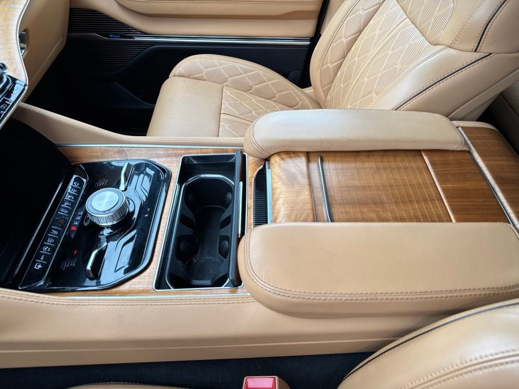 2025 Jeep Grand Wagoneer Series III