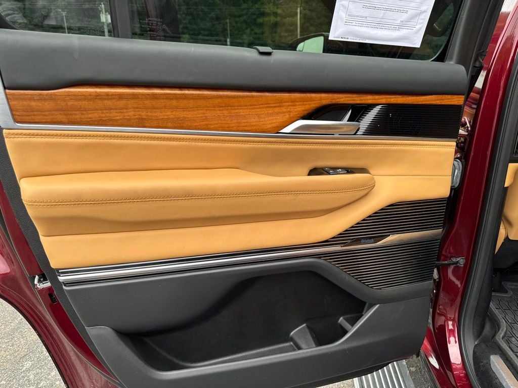 2025 Jeep Grand Wagoneer Series III