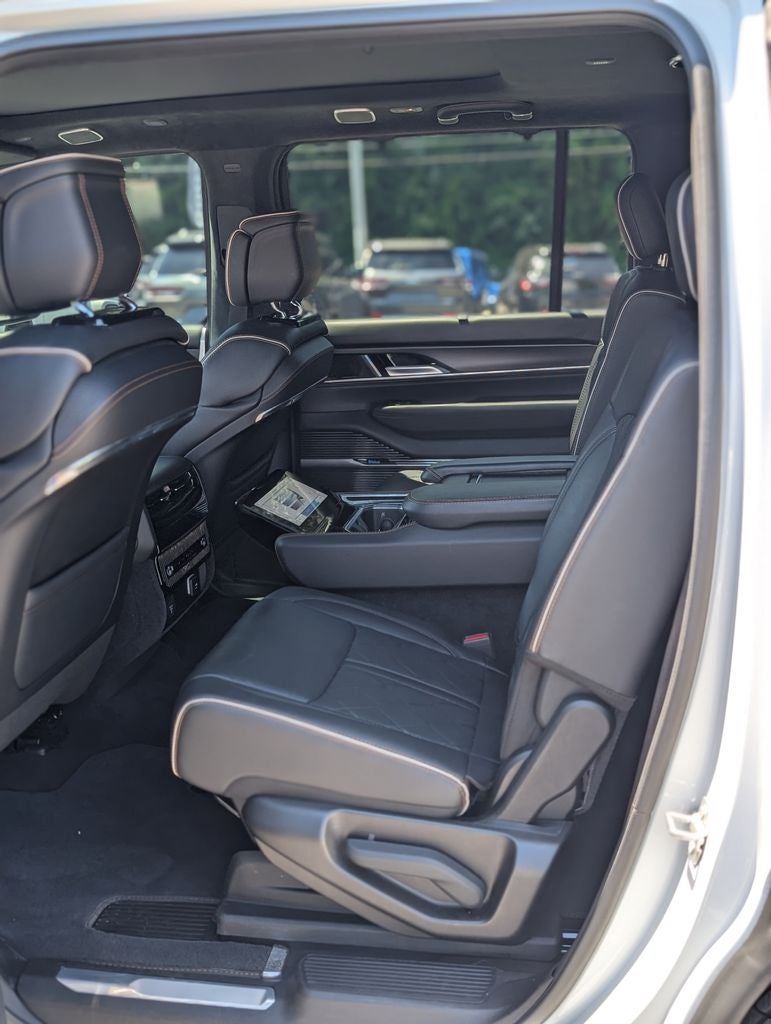2025 Jeep Grand Wagoneer Series III