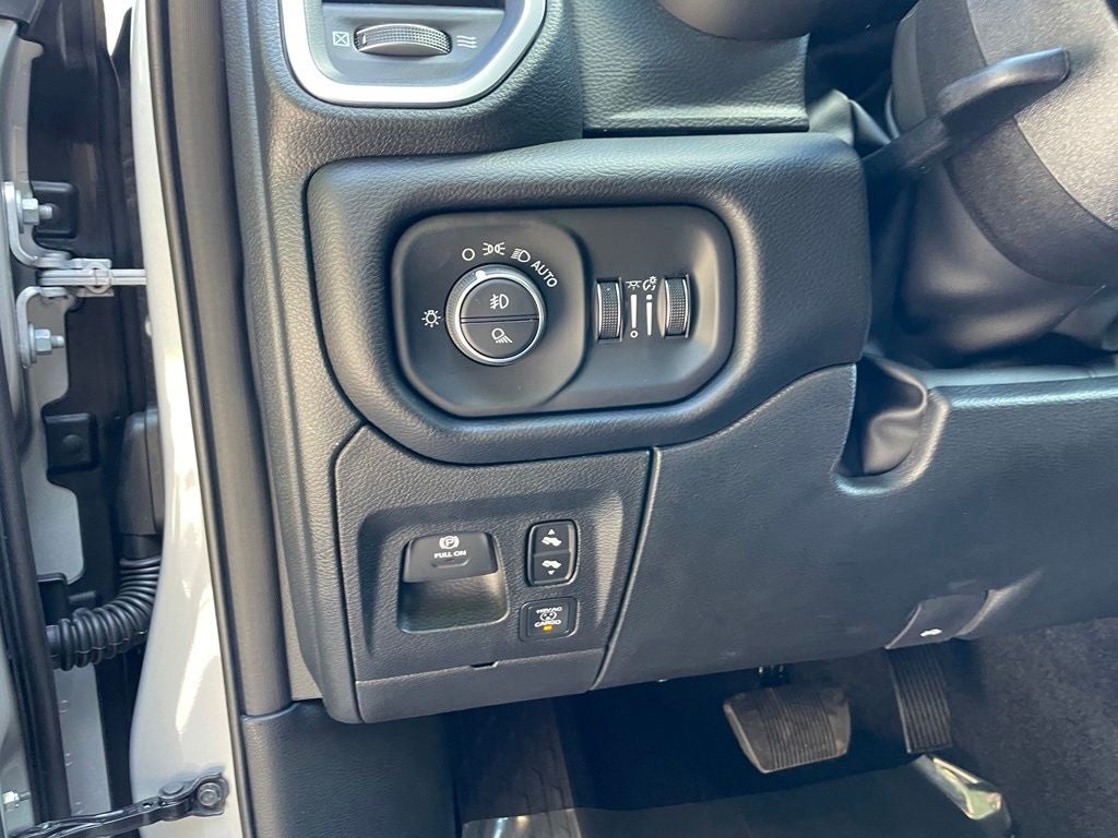 2027 RAM 1500 Big Horn/Lone Star