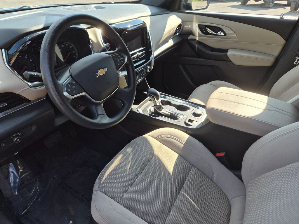 2022 Chevrolet Traverse LS