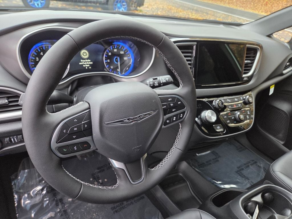 2026 Chrysler Voyager LX