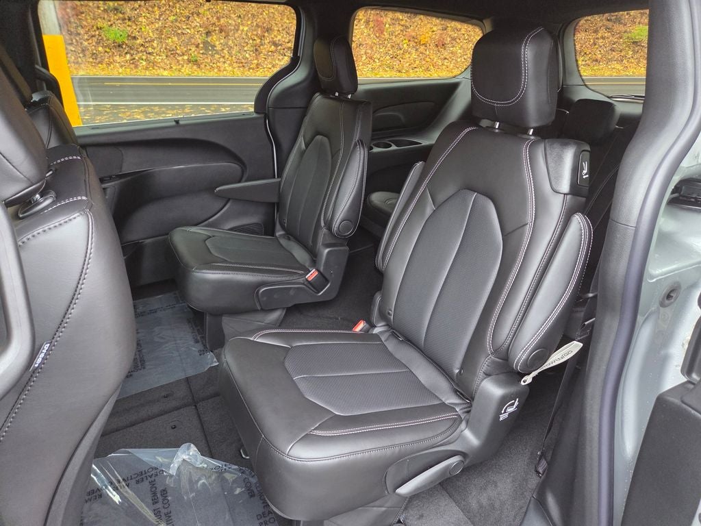 2026 Chrysler Voyager LX